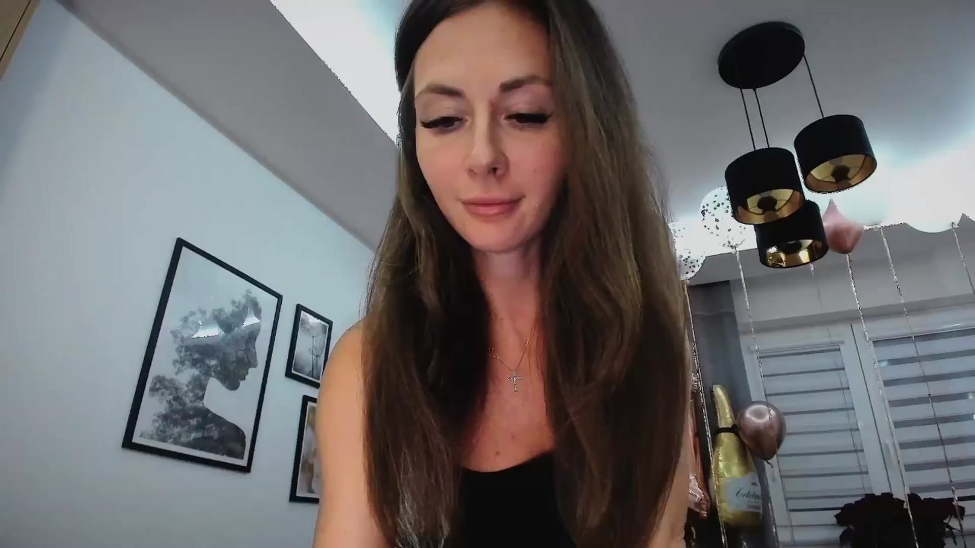 Gallery image thumbnail from Amber_Fry's myfreecams stream on, 01/21/2025, 21:41 image 4 of 20