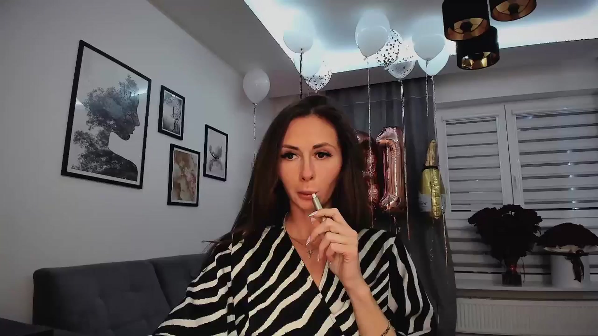 Gallery image thumbnail from Amber_Fry's myfreecams stream on, 01/24/2025, 20:54 image 10 of 20