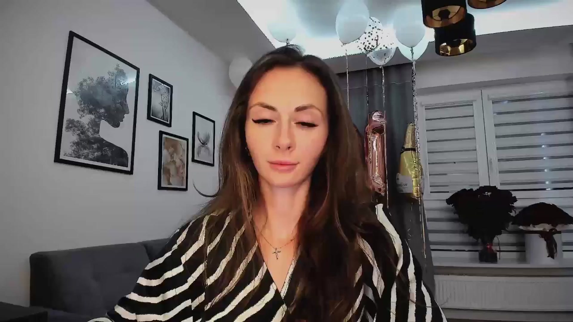 Gallery image thumbnail from Amber_Fry's myfreecams stream on, 01/24/2025, 22:17 image 16 of 20