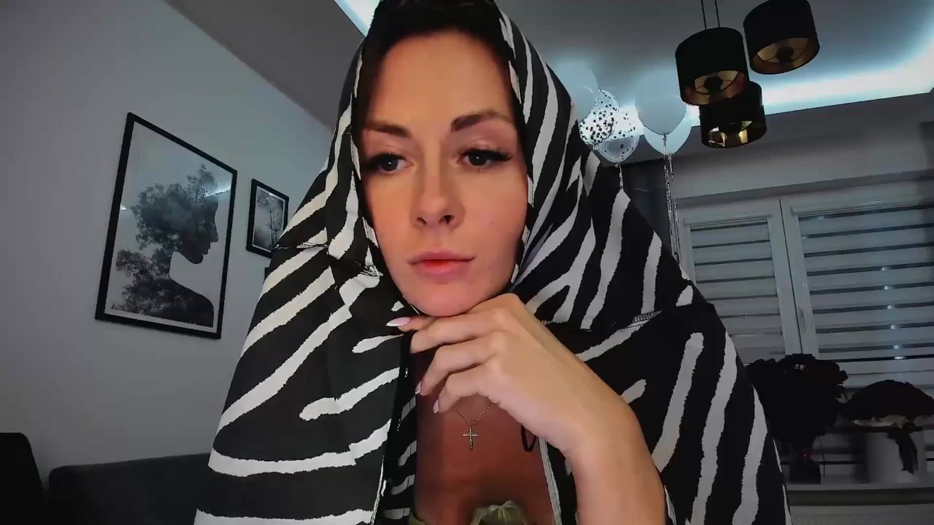 Gallery image thumbnail from Amber_Fry's myfreecams stream on, 01/24/2025, 22:17 image 7 of 20