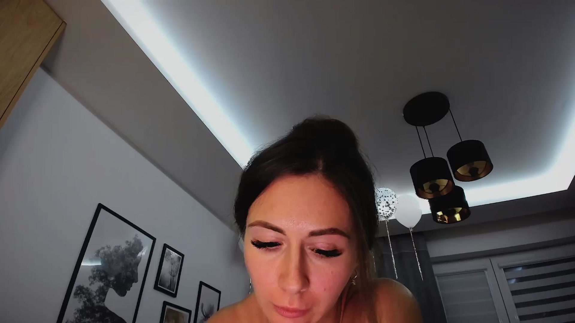 Gallery image thumbnail from Amber_Fry's myfreecams stream on, 01/26/2025, 22:13 image 16 of 20
