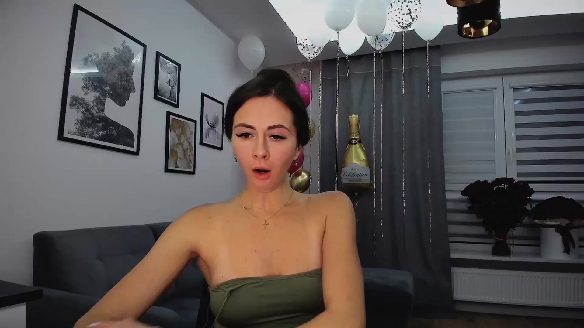 Gallery image thumbnail from Amber_Fry's myfreecams stream on, 01/26/2025, 22:13 image 4 of 20