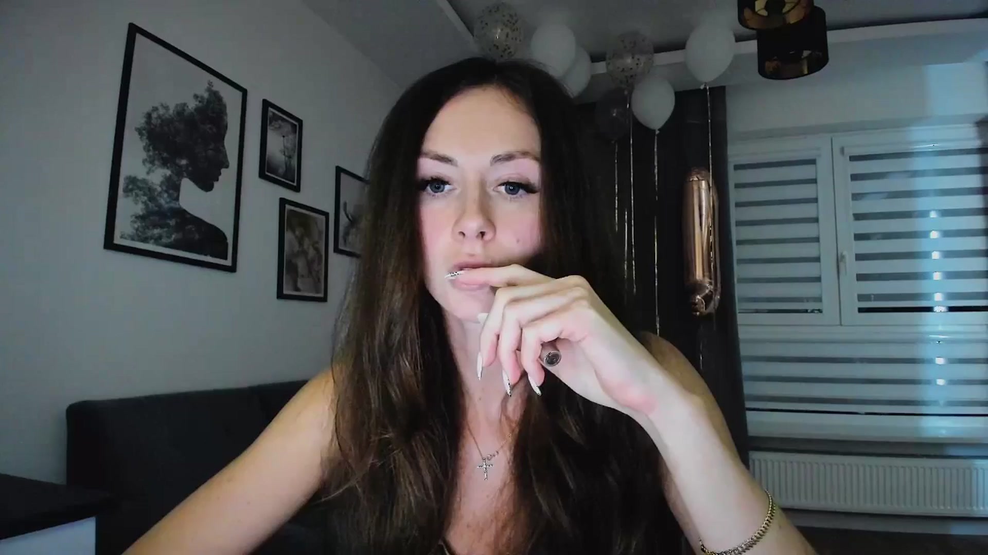 Gallery image thumbnail from Amber_Fry's myfreecams stream on, 01/30/2025, 20:39 image 3 of 20