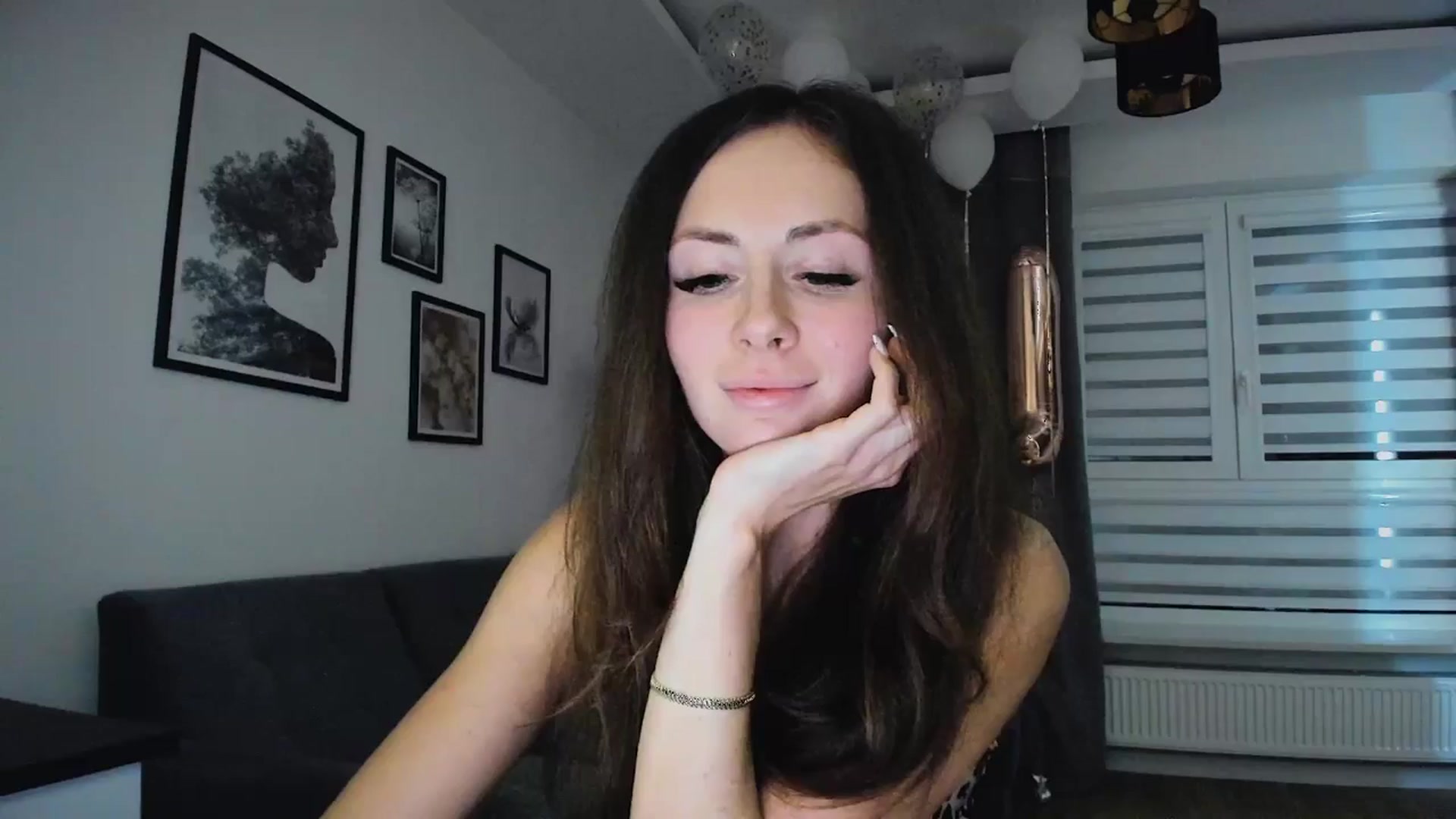 Gallery image thumbnail from Amber_Fry's myfreecams stream on, 01/30/2025, 20:39 image 6 of 20