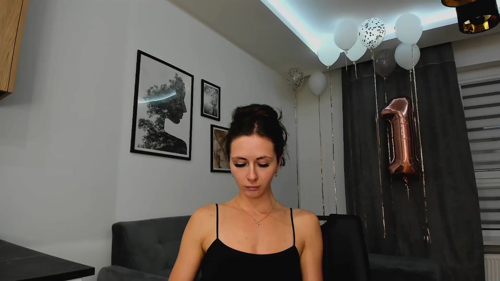 Gallery image thumbnail from Amber_Fry's myfreecams stream on, 01/31/2025, 19:32 image 12 of 20
