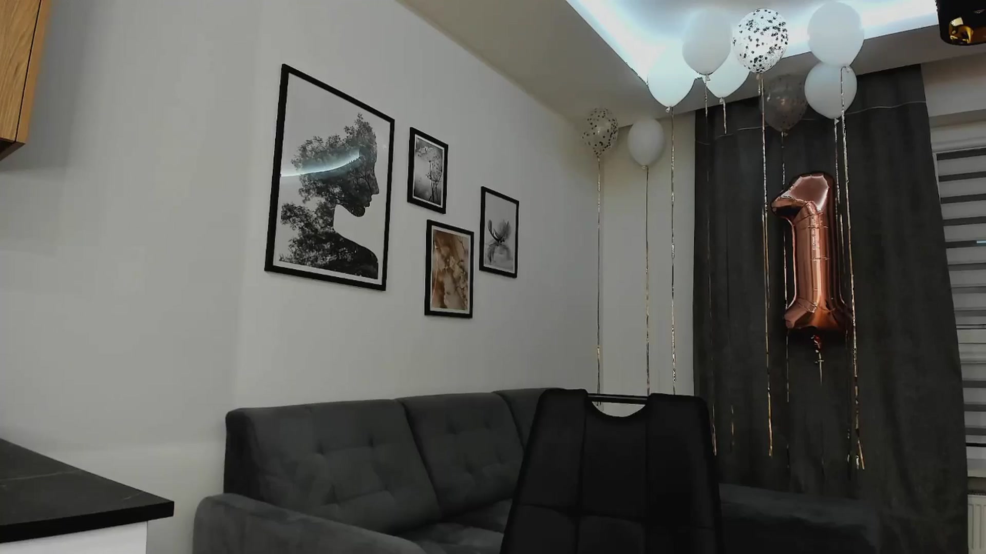 Gallery image thumbnail from Amber_Fry's myfreecams stream on, 01/31/2025, 19:32 image 14 of 20