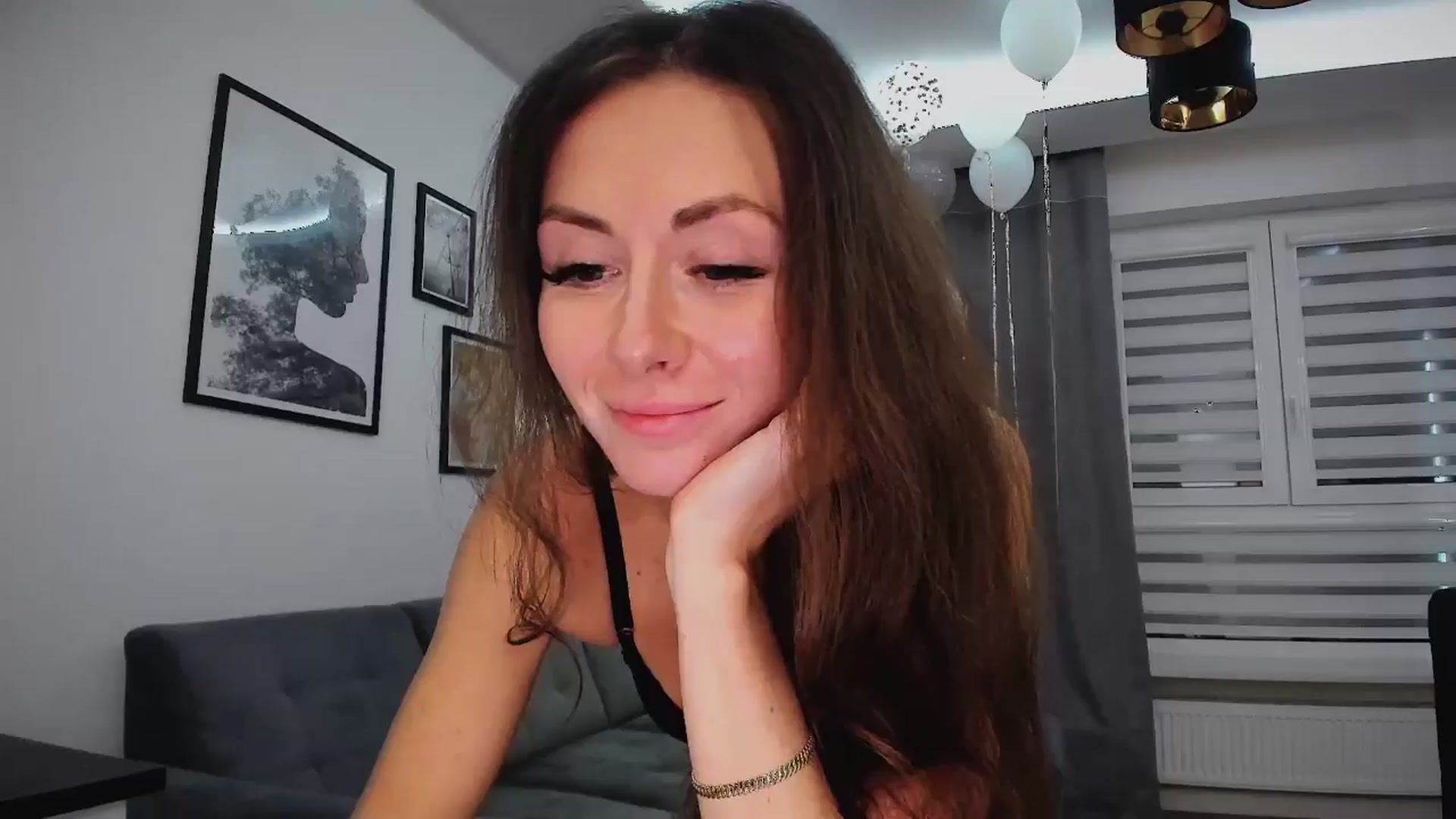 Gallery image thumbnail from Amber_Fry's myfreecams stream on, 02/01/2025, 23:03 image 8 of 20