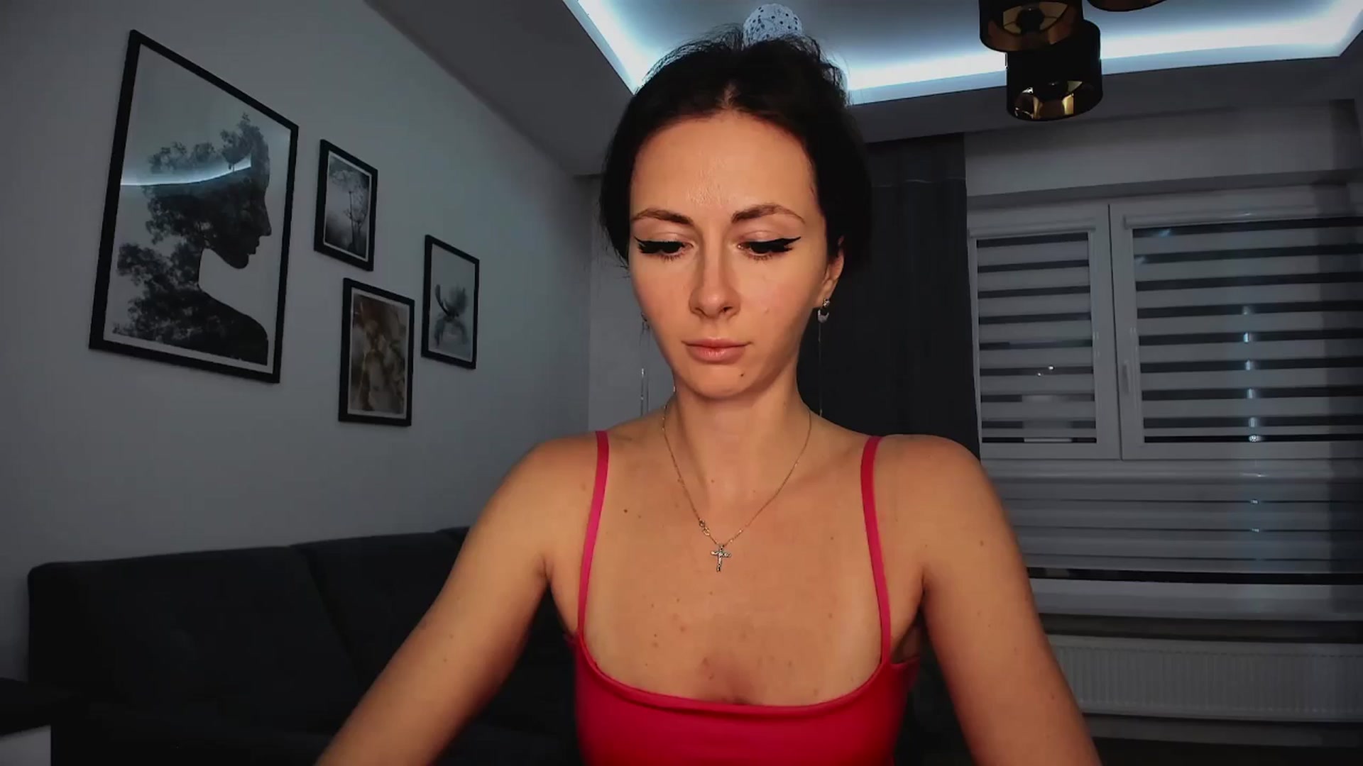 Gallery image thumbnail from Amber_Fry's myfreecams stream on, 02/04/2025, 18:31 image 9 of 20
