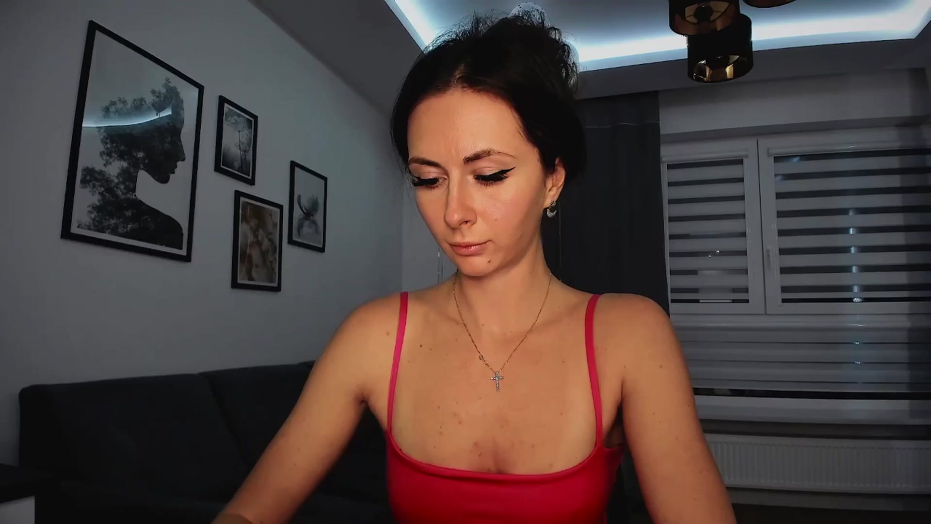 Gallery image thumbnail from Amber_Fry's myfreecams stream on, 02/04/2025, 18:31 image 10 of 20