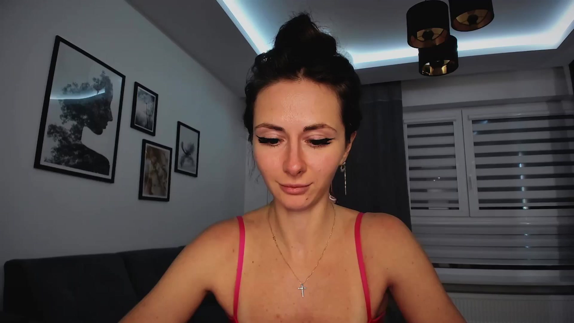Gallery image thumbnail from Amber_Fry's myfreecams stream on, 02/04/2025, 22:11 image 20 of 20
