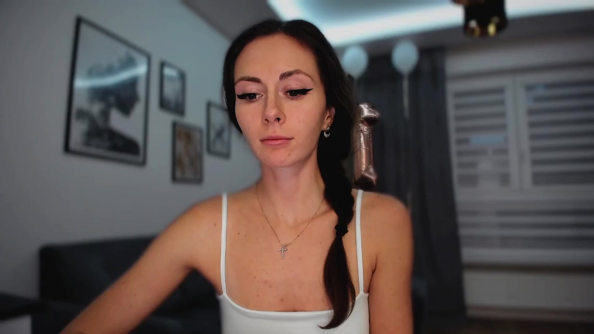 Gallery image thumbnail from Amber_Fry's myfreecams stream on, 02/08/2025, 21:30 image 18 of 20