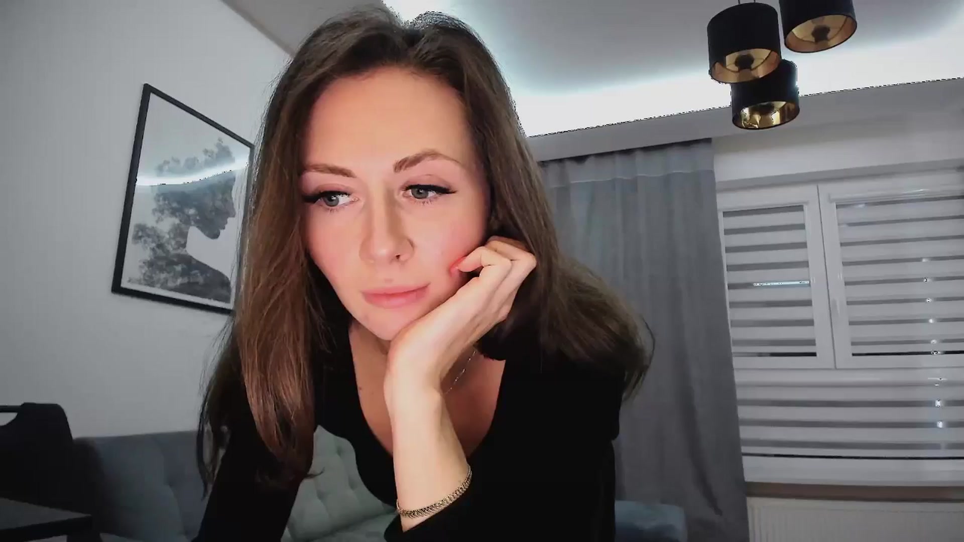 Gallery image thumbnail from Amber_Fry's myfreecams stream on, 02/18/2025, 20:46 image 3 of 20