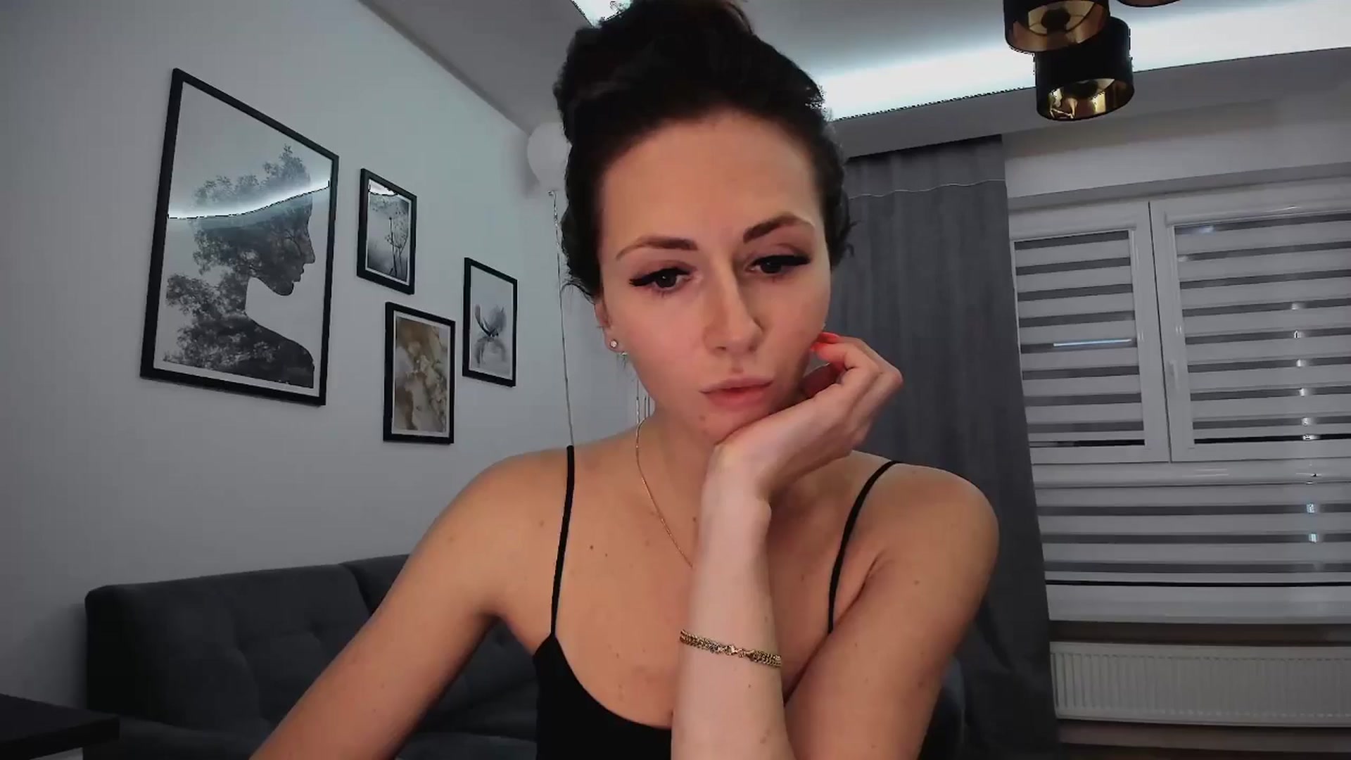 Gallery image thumbnail from Amber_Fry's myfreecams stream on, 02/20/2025, 22:03 image 13 of 20