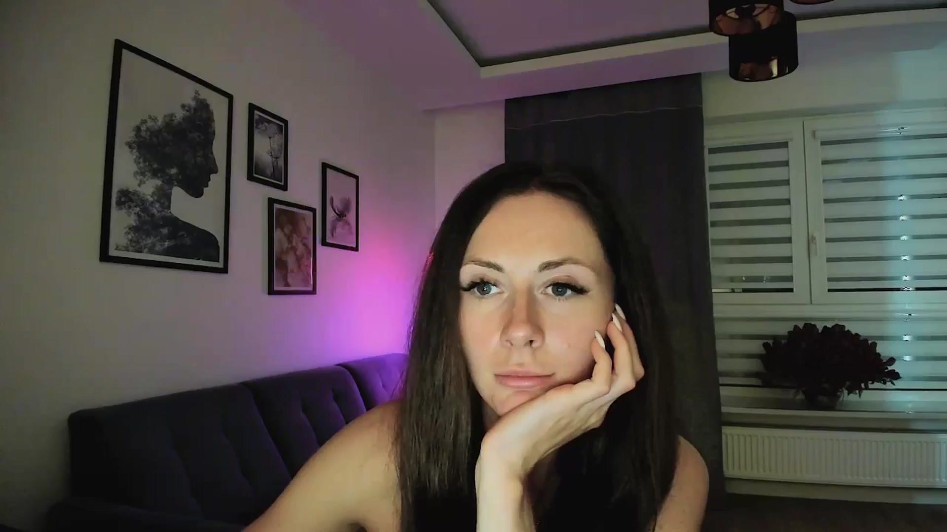 Gallery image thumbnail from Amber_Fry's myfreecams stream on, 03/10/2025, 21:43 image 1 of 20