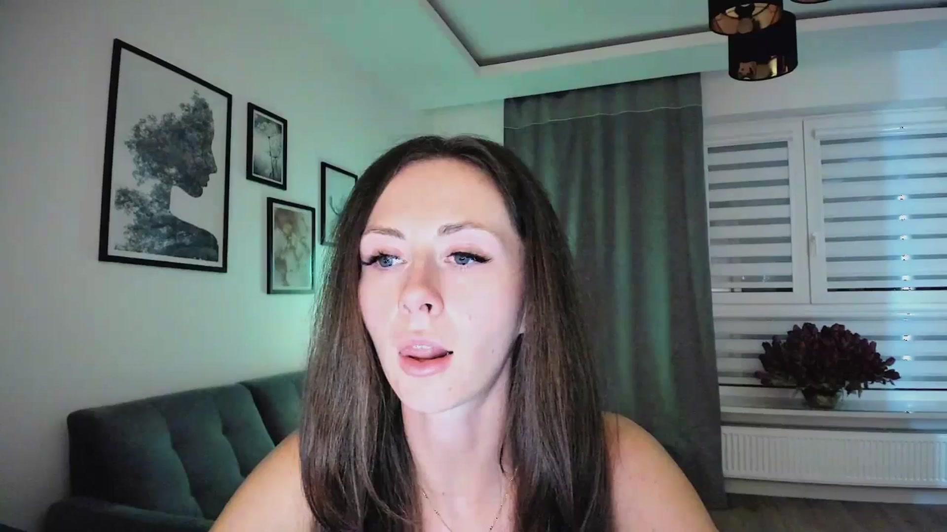 Gallery image thumbnail from Amber_Fry's myfreecams stream on, 03/10/2025, 21:43 image 5 of 20