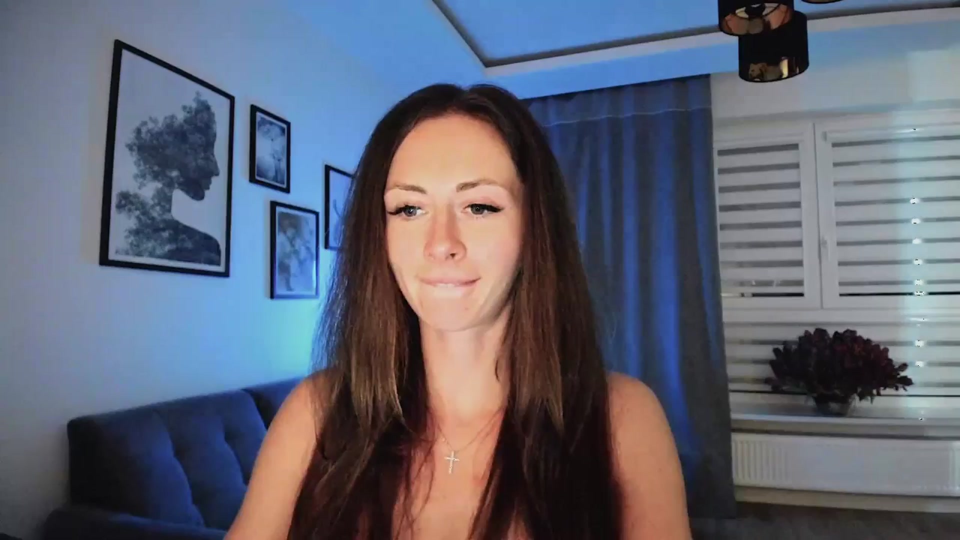 Gallery image thumbnail from Amber_Fry's myfreecams stream on, 03/10/2025, 21:43 image 11 of 20