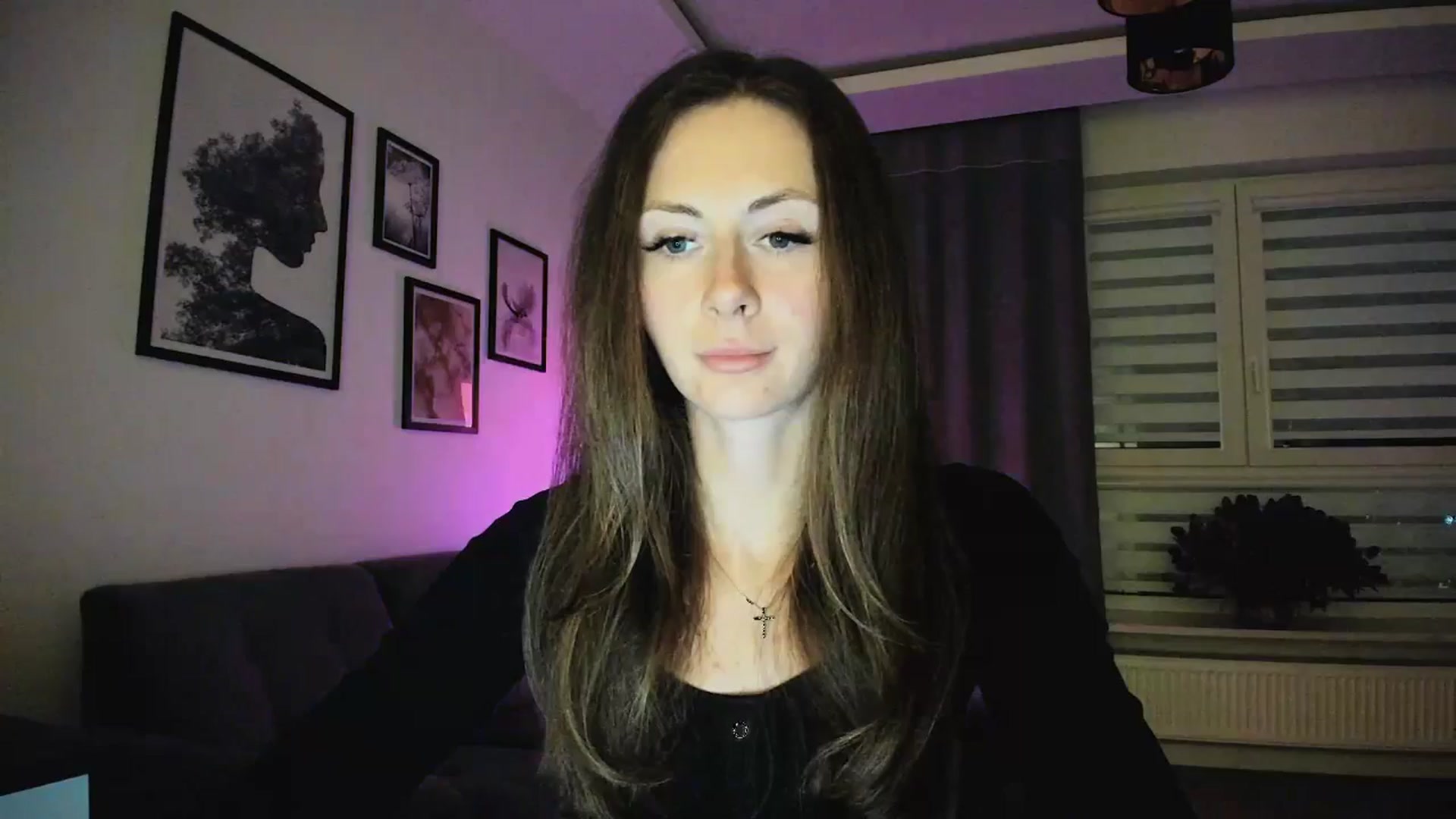 Gallery image thumbnail from Amber_Fry's myfreecams stream on, 03/11/2025, 18:59 image 12 of 20