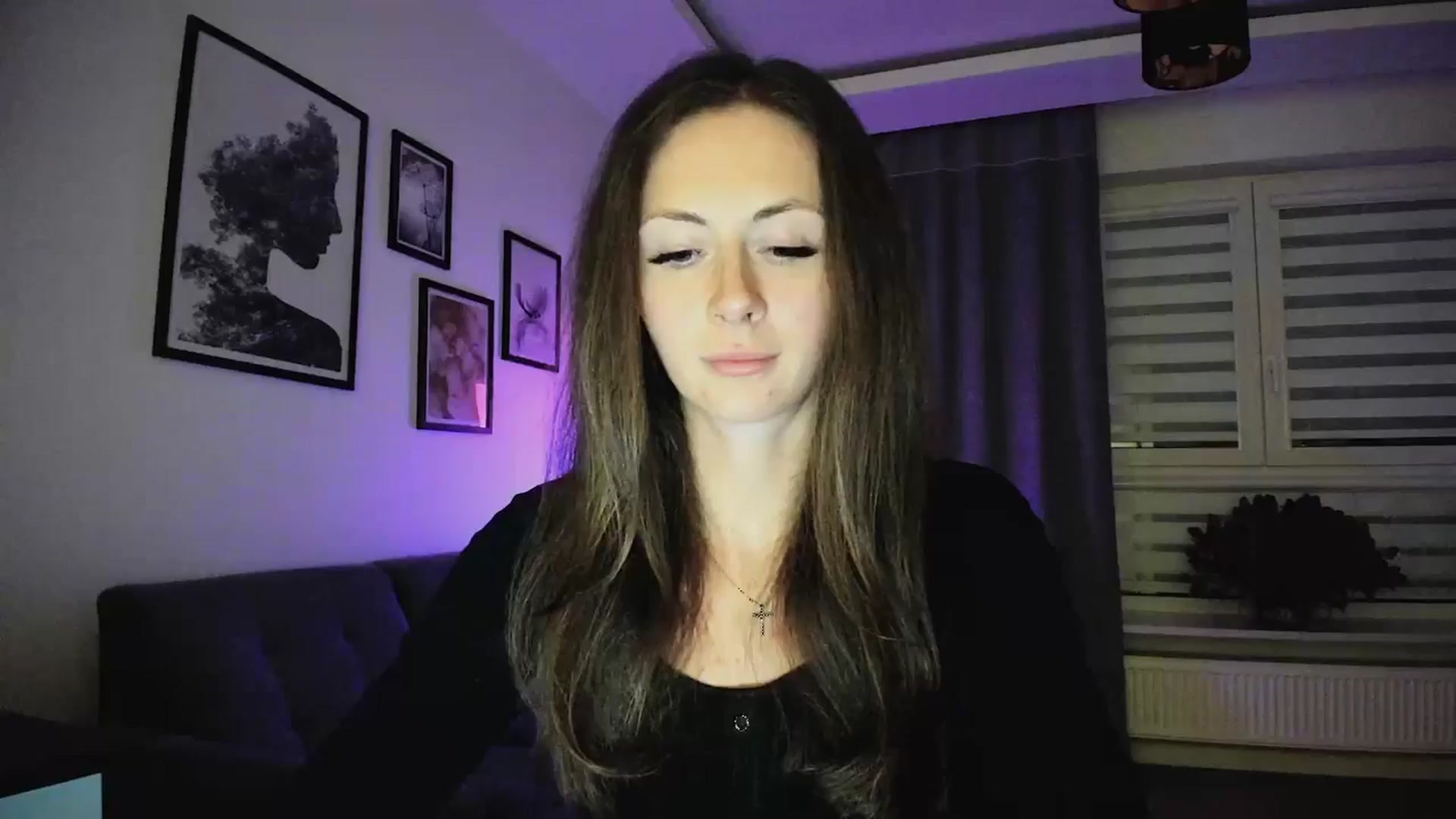 Gallery image thumbnail from Amber_Fry's myfreecams stream on, 03/11/2025, 18:59 image 17 of 20