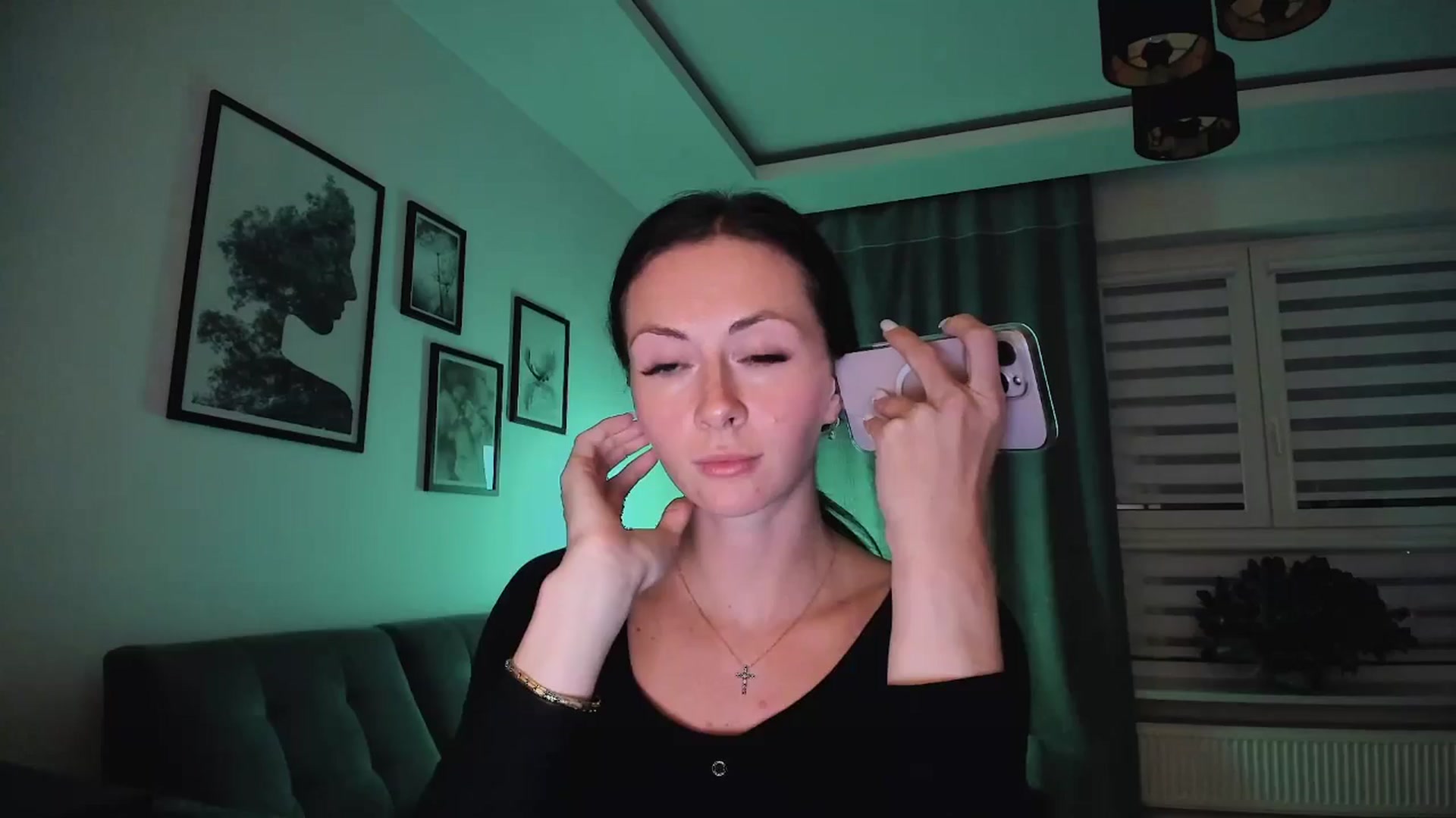 Gallery image thumbnail from Amber_Fry's myfreecams stream on, 03/11/2025, 20:21 image 10 of 20