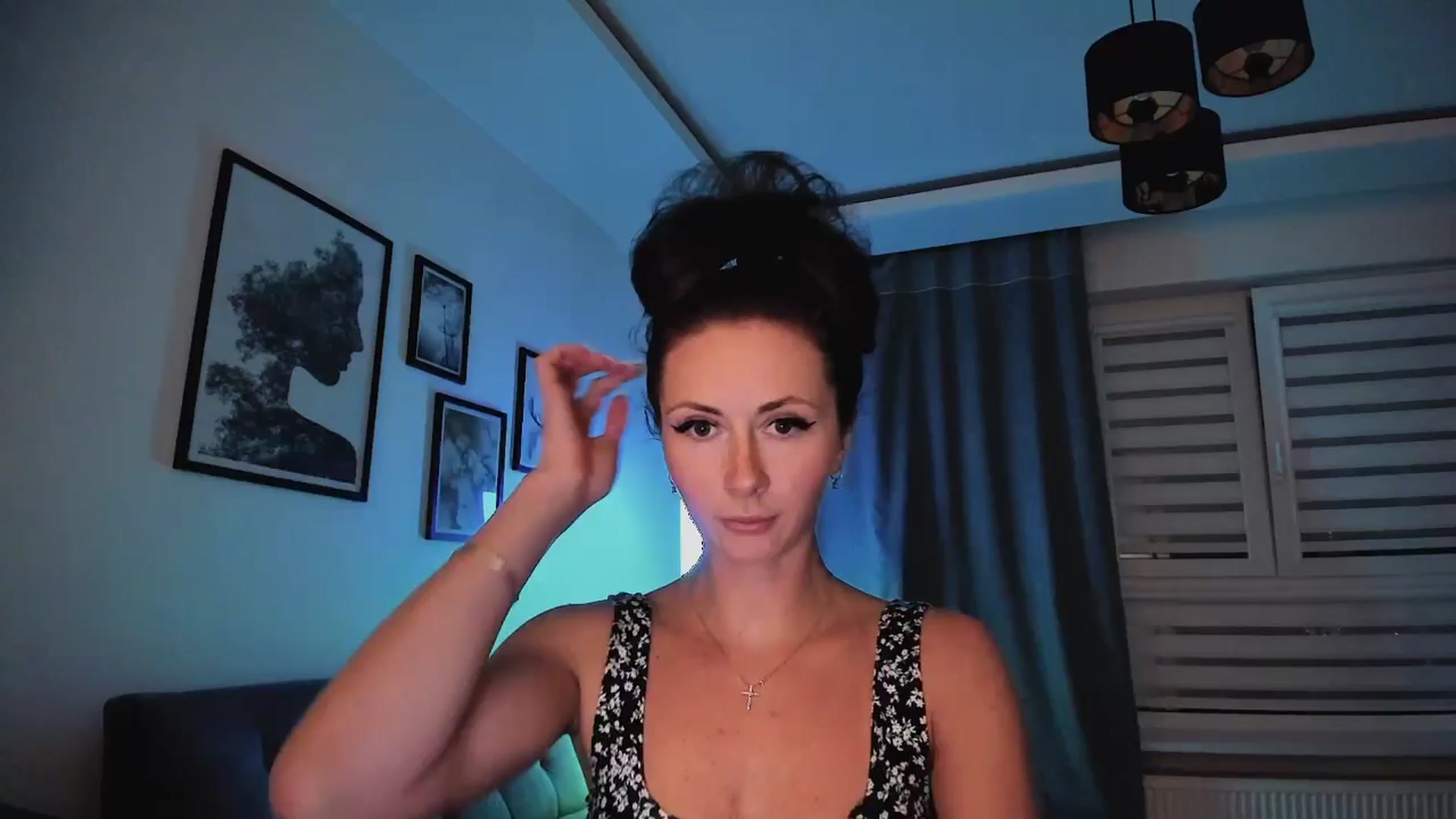 Gallery image thumbnail from Amber_Fry's myfreecams stream on, 03/12/2025, 19:02 image 18 of 20