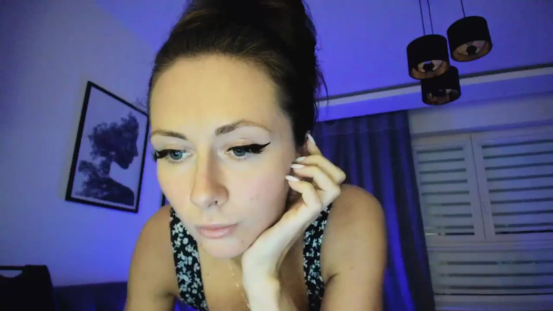 Gallery image thumbnail from Amber_Fry's myfreecams stream on, 03/12/2025, 19:02 image 3 of 20