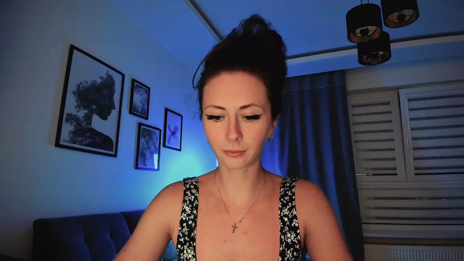 Gallery image thumbnail from Amber_Fry's myfreecams stream on, 03/12/2025, 19:02 image 15 of 20