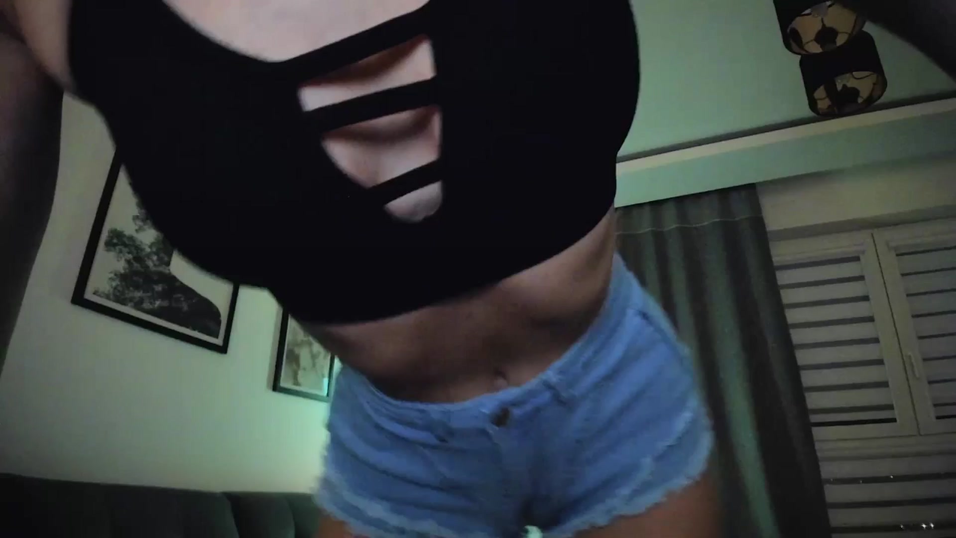 Gallery image thumbnail from Amber_Fry's myfreecams stream on, 03/16/2025, 20:40 image 11 of 20