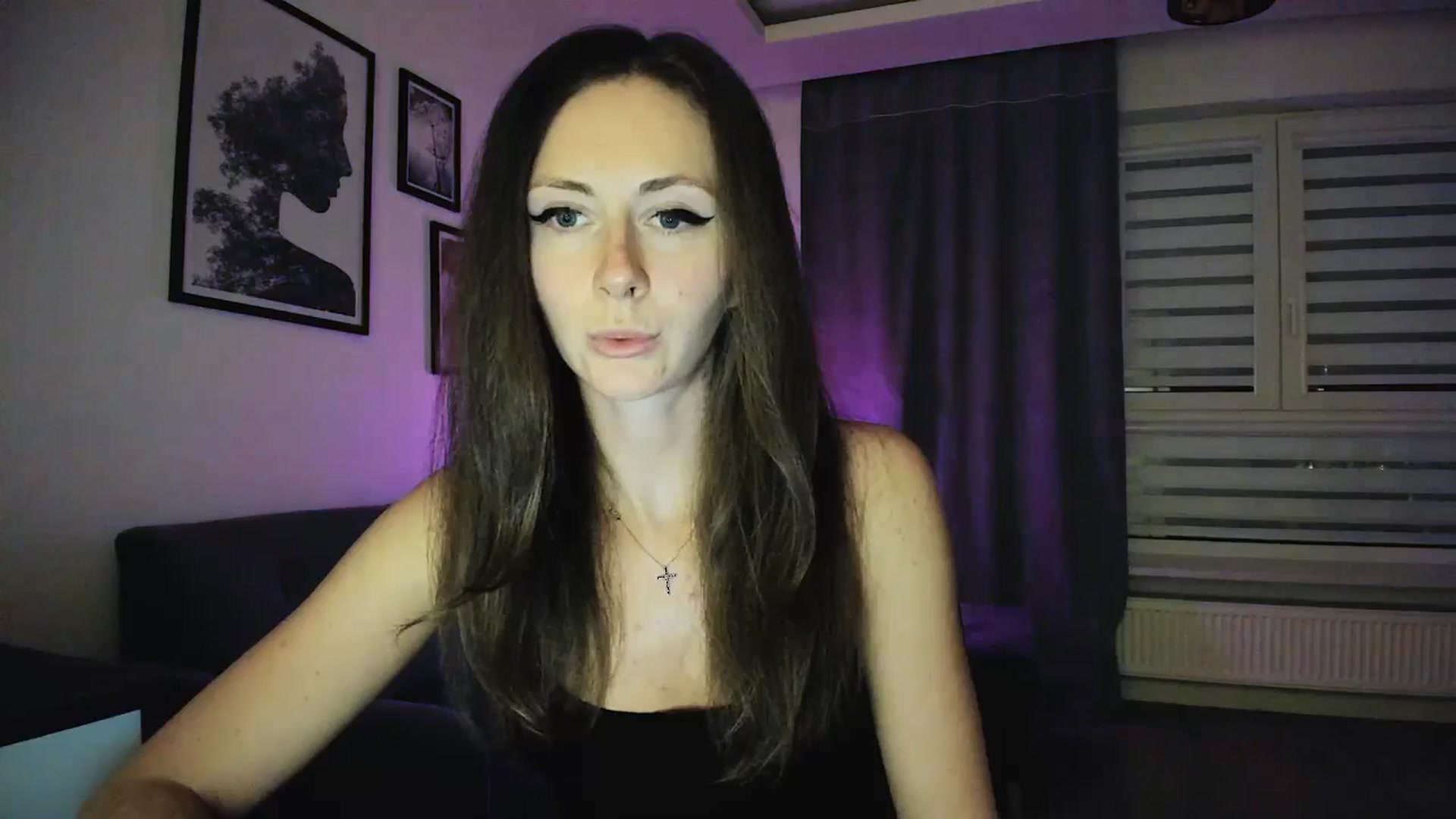 Gallery image thumbnail from Amber_Fry's myfreecams stream on, 03/17/2025, 20:07 image 3 of 20
