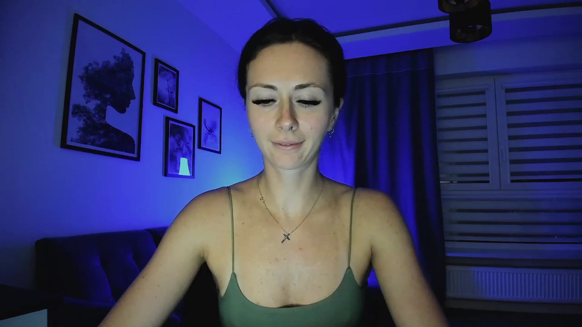 Gallery image thumbnail from Amber_Fry's myfreecams stream on, 03/23/2025, 21:21 image 19 of 20