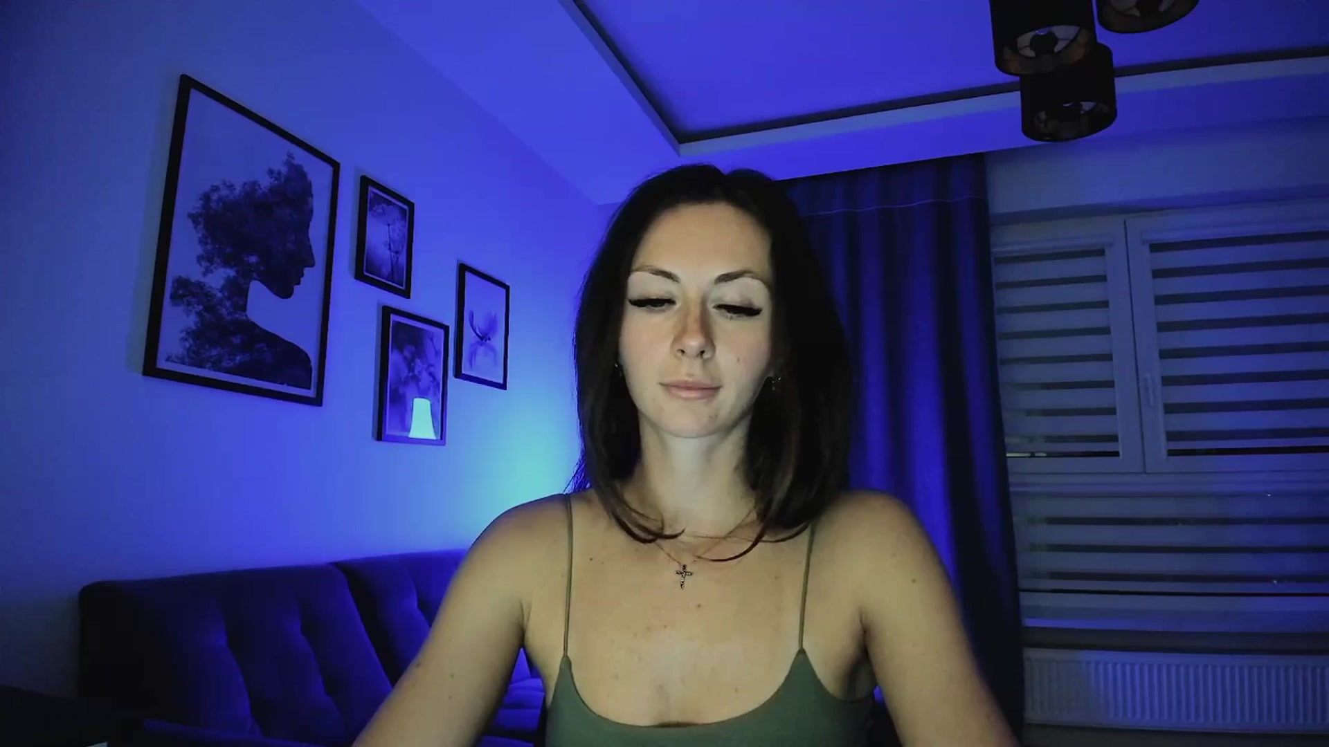 Gallery image thumbnail from Amber_Fry's myfreecams stream on, 03/23/2025, 21:21 image 14 of 20