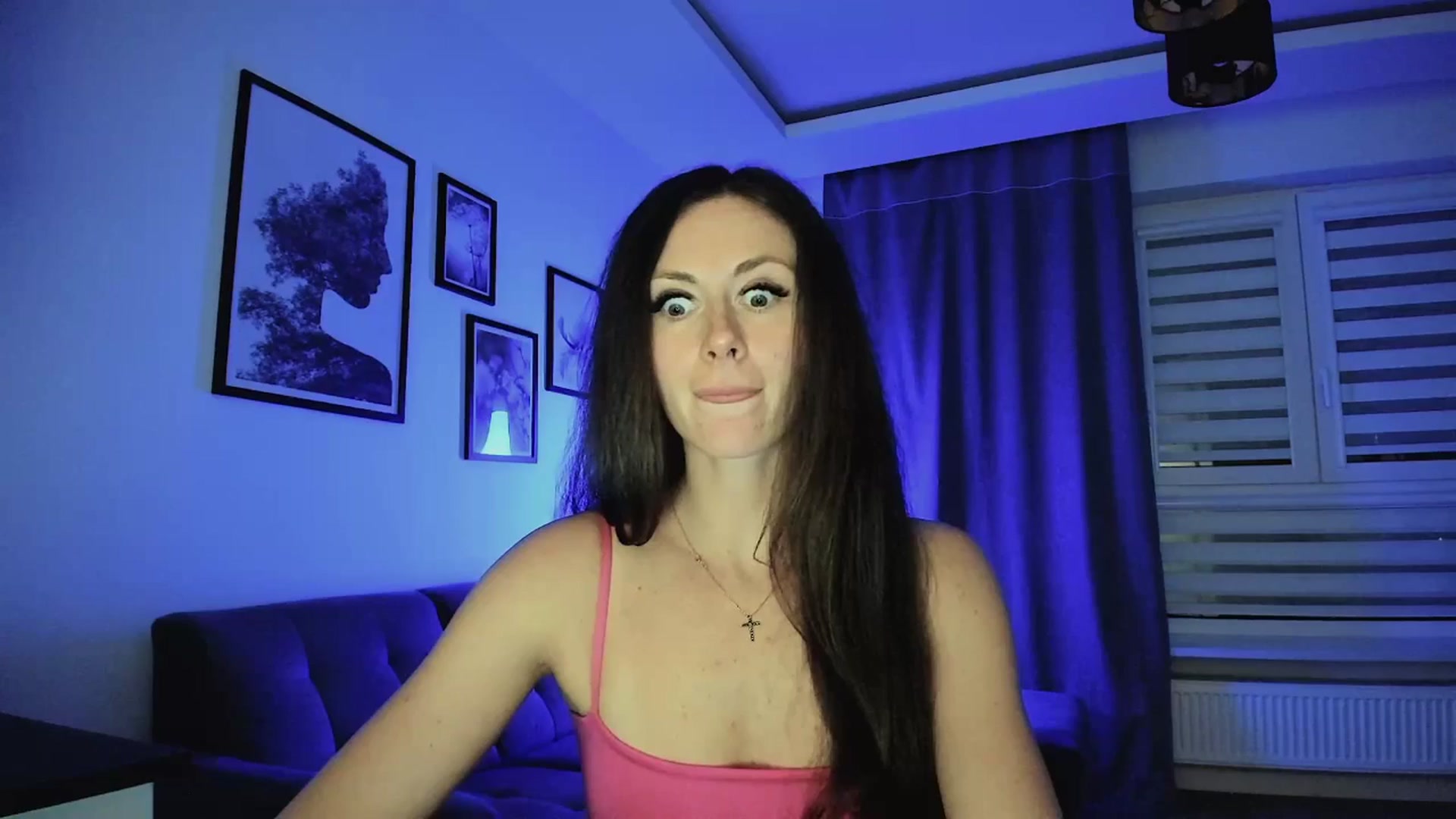 Gallery image thumbnail from Amber_Fry's myfreecams stream on, 03/24/2025, 21:44 image 17 of 20