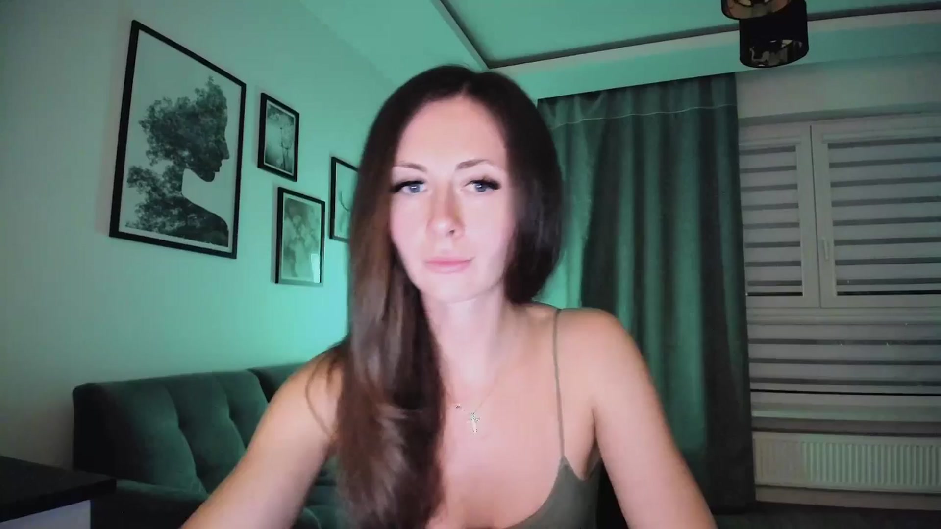 Gallery image thumbnail from Amber_Fry's myfreecams stream on, 03/31/2025, 19:08 image 15 of 20