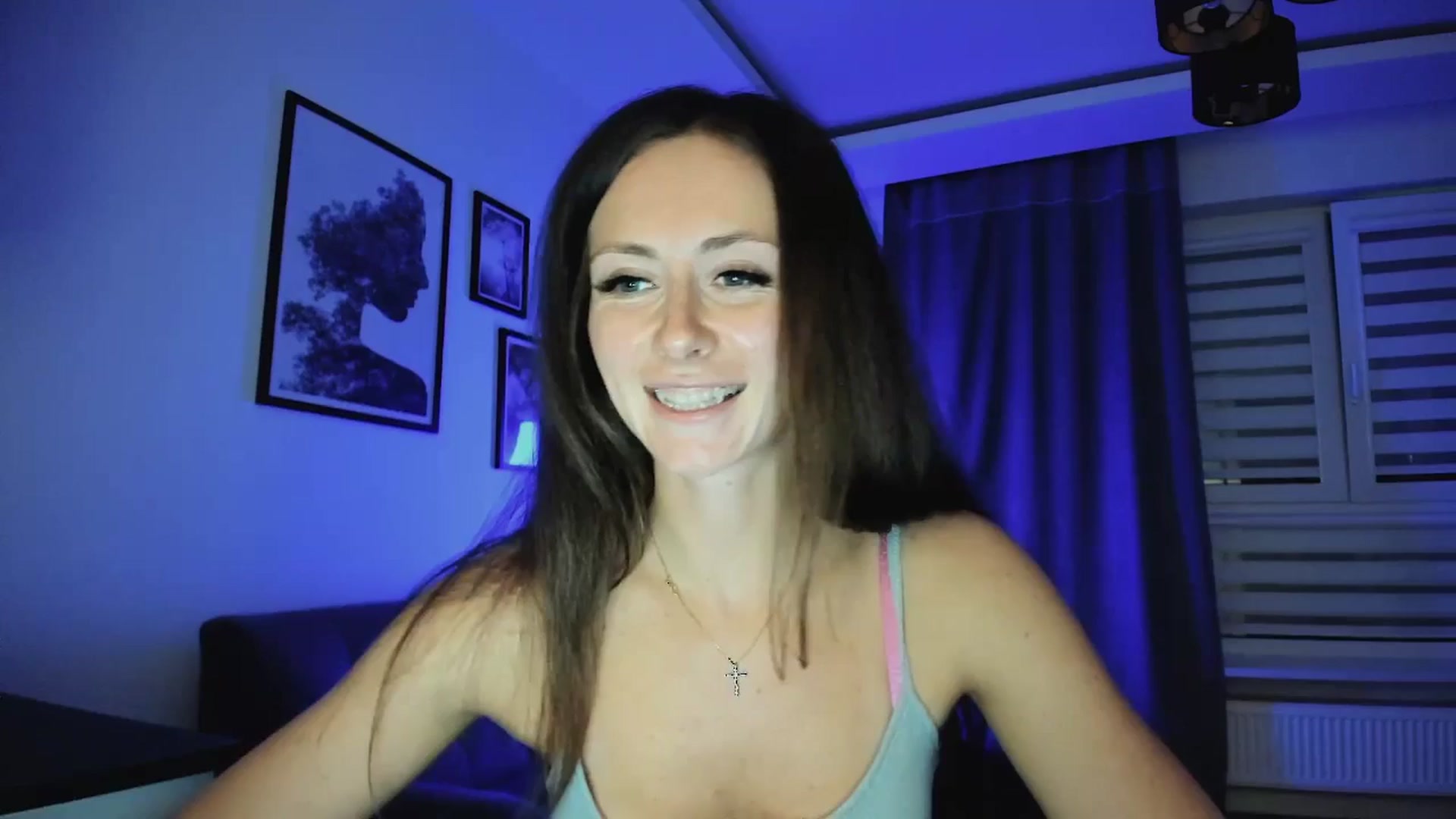 Gallery image thumbnail from Amber_Fry's myfreecams stream on, 04/02/2025, 18:59 image 14 of 20