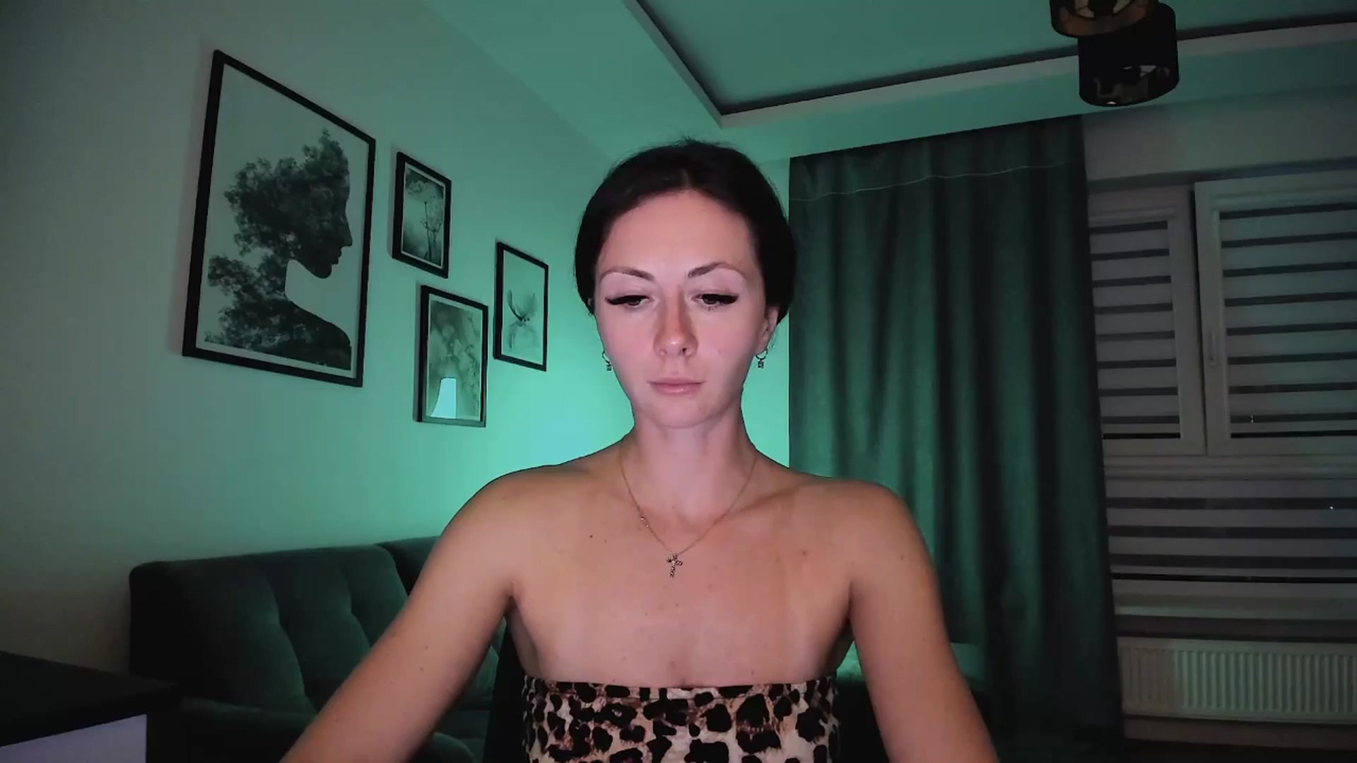 Gallery image thumbnail from Amber_Fry's myfreecams stream on, 04/03/2025, 18:59 image 19 of 20