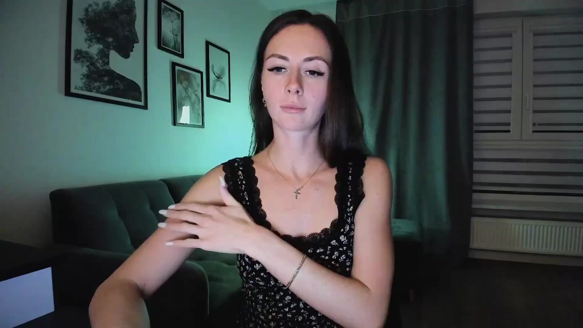 Gallery image thumbnail from Amber_Fry's myfreecams stream on, 04/07/2025, 20:27 image 3 of 20