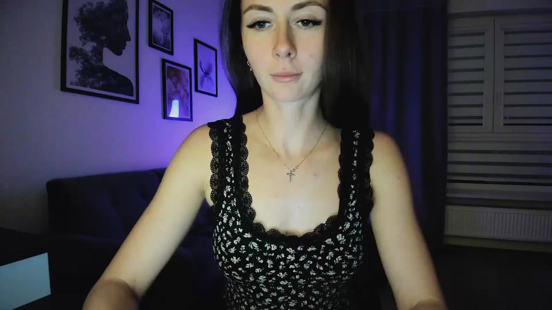 Gallery image thumbnail from Amber_Fry's myfreecams stream on, 04/07/2025, 20:27 image 2 of 20