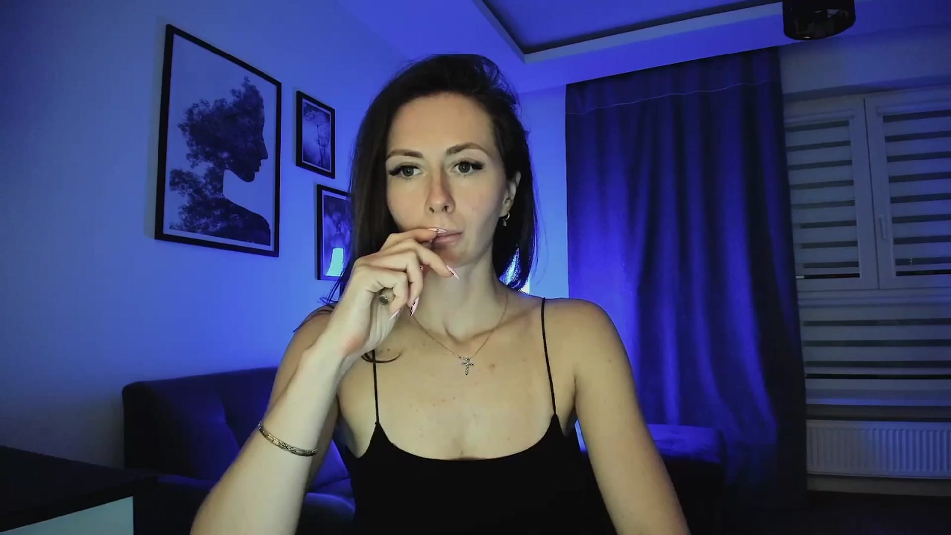 Gallery image thumbnail from Amber_Fry's myfreecams stream on, 04/09/2025, 19:28 image 18 of 20
