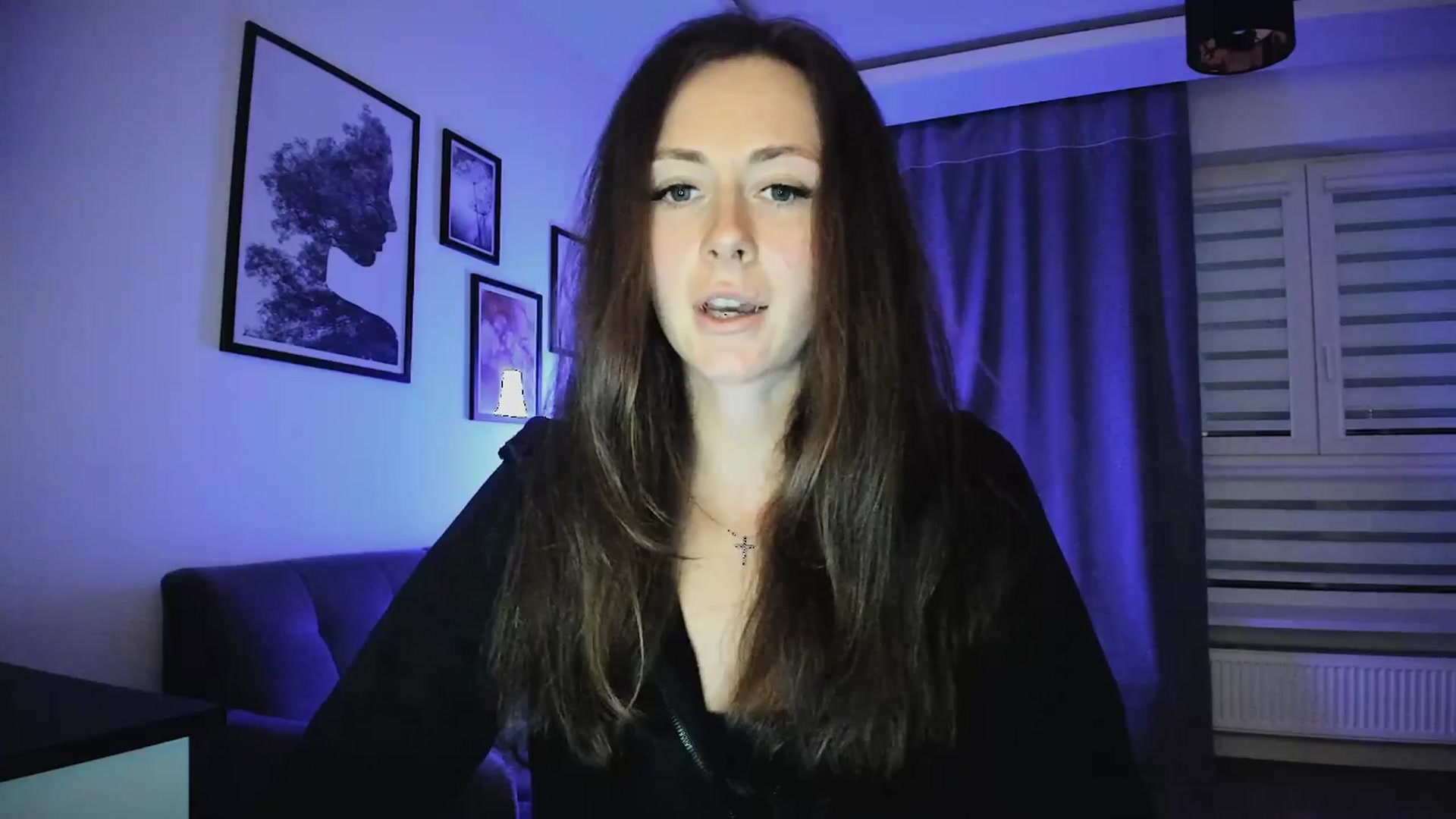 Gallery image thumbnail from Amber_Fry's myfreecams stream on, 04/12/2025, 18:27 image 16 of 20