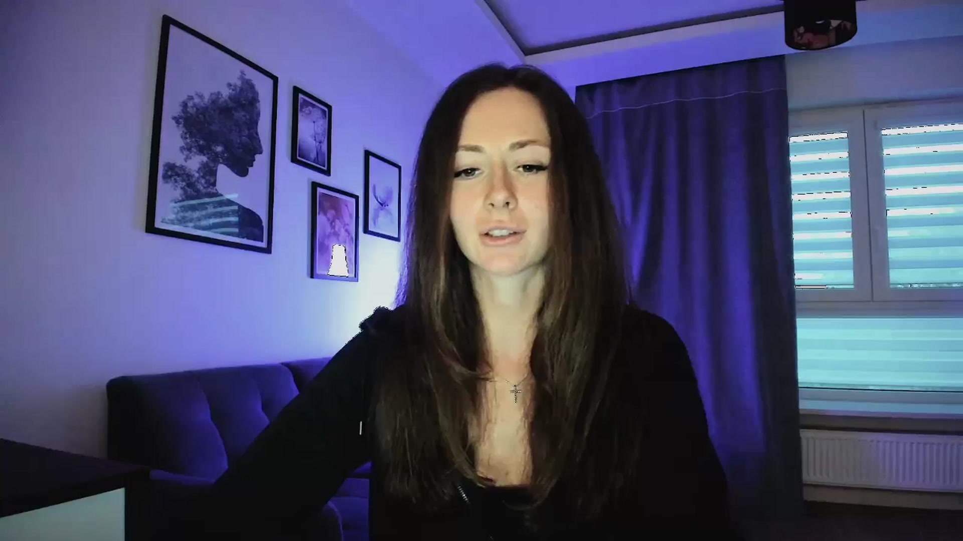 Gallery image thumbnail from Amber_Fry's myfreecams stream on, 04/12/2025, 18:27 image 4 of 20