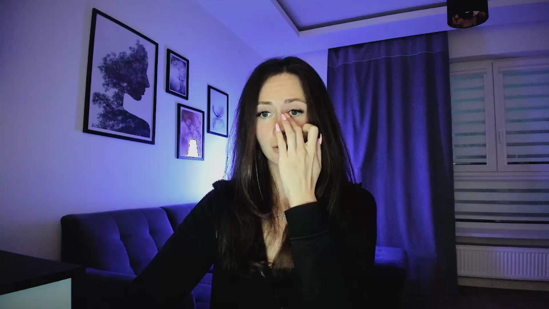 Gallery image thumbnail from Amber_Fry's myfreecams stream on, 04/12/2025, 18:27 image 13 of 20
