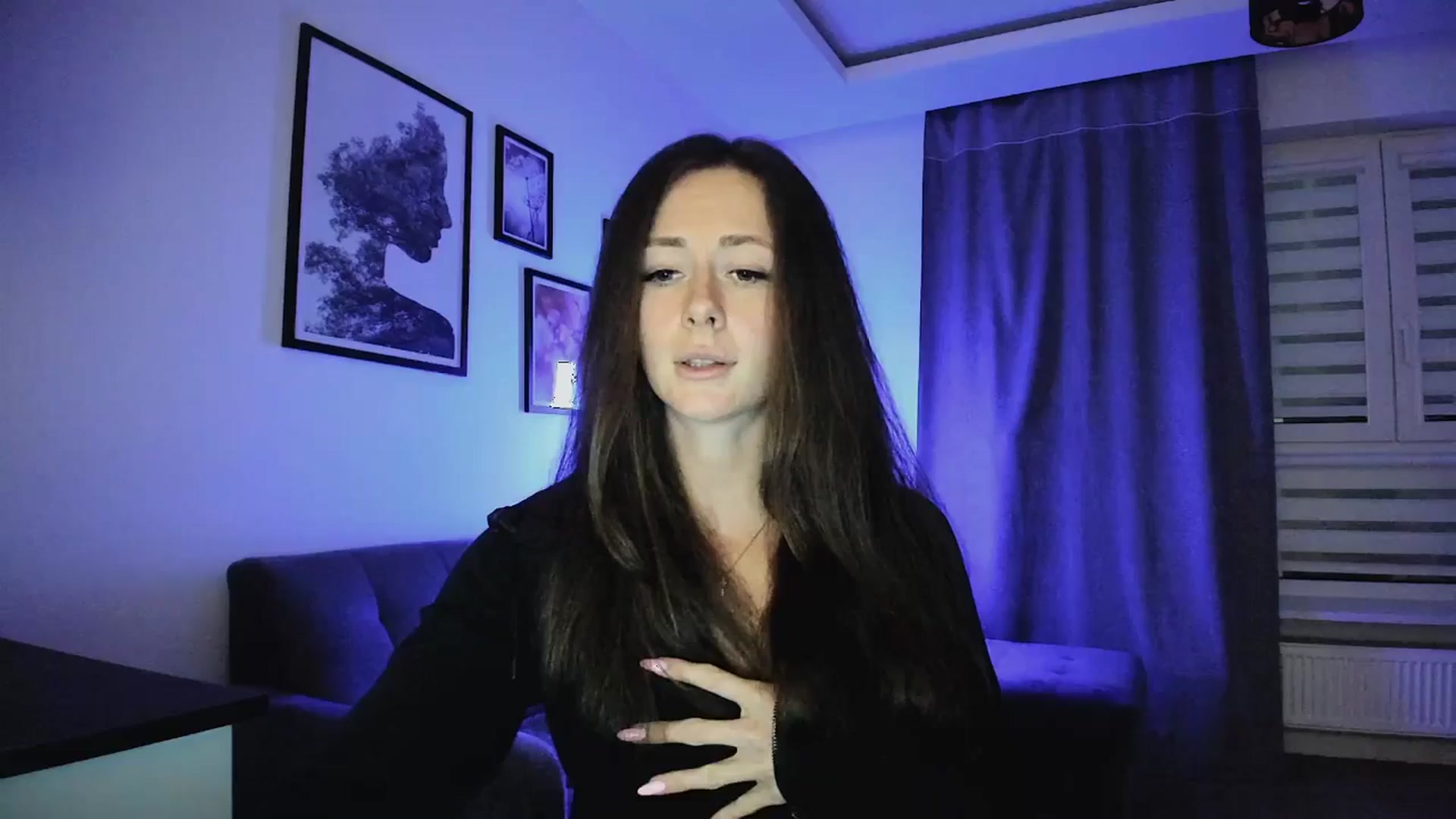 Gallery image thumbnail from Amber_Fry's myfreecams stream on, 04/12/2025, 20:07 image 17 of 20