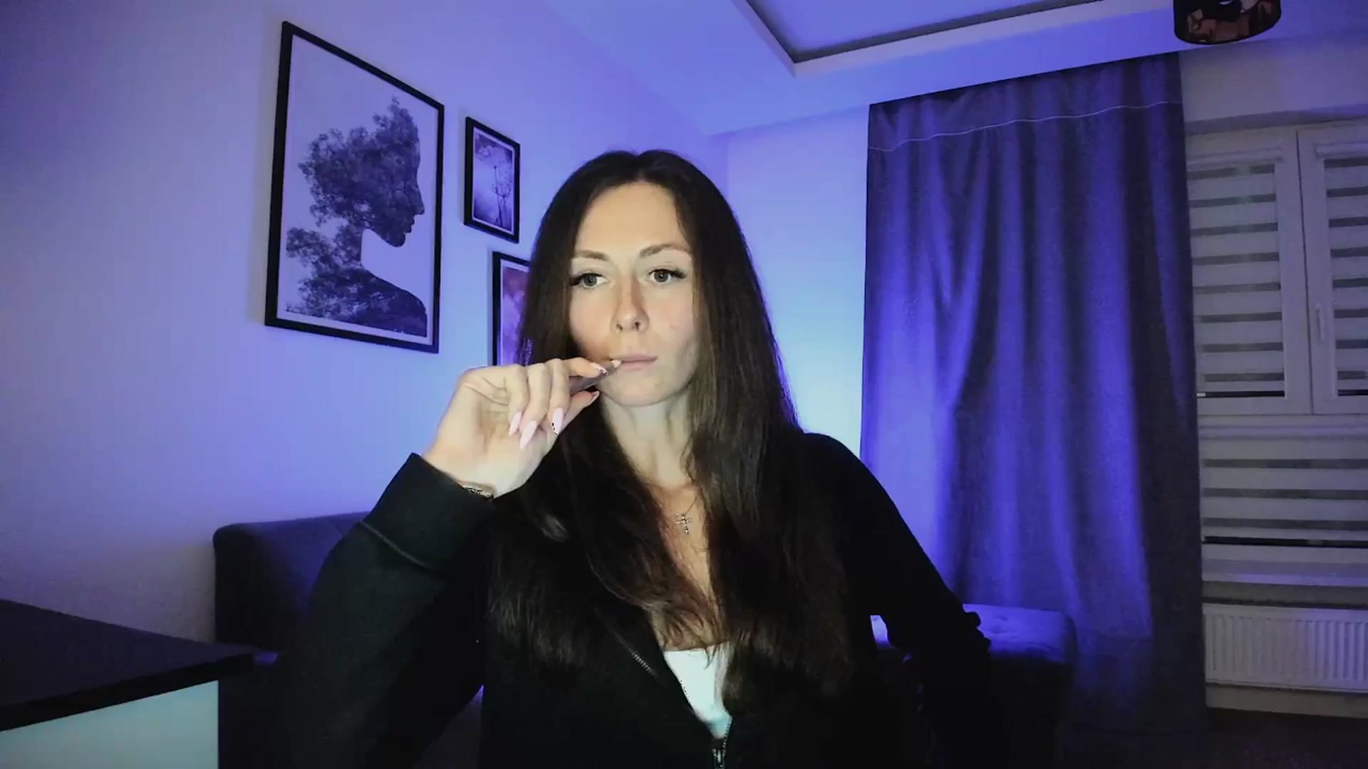 Gallery image thumbnail from Amber_Fry's myfreecams stream on, 04/12/2025, 20:07 image 18 of 20