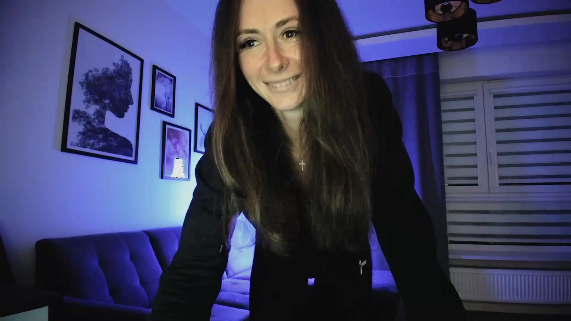 Gallery image thumbnail from Amber_Fry's myfreecams stream on, 04/12/2025, 20:07 image 4 of 20