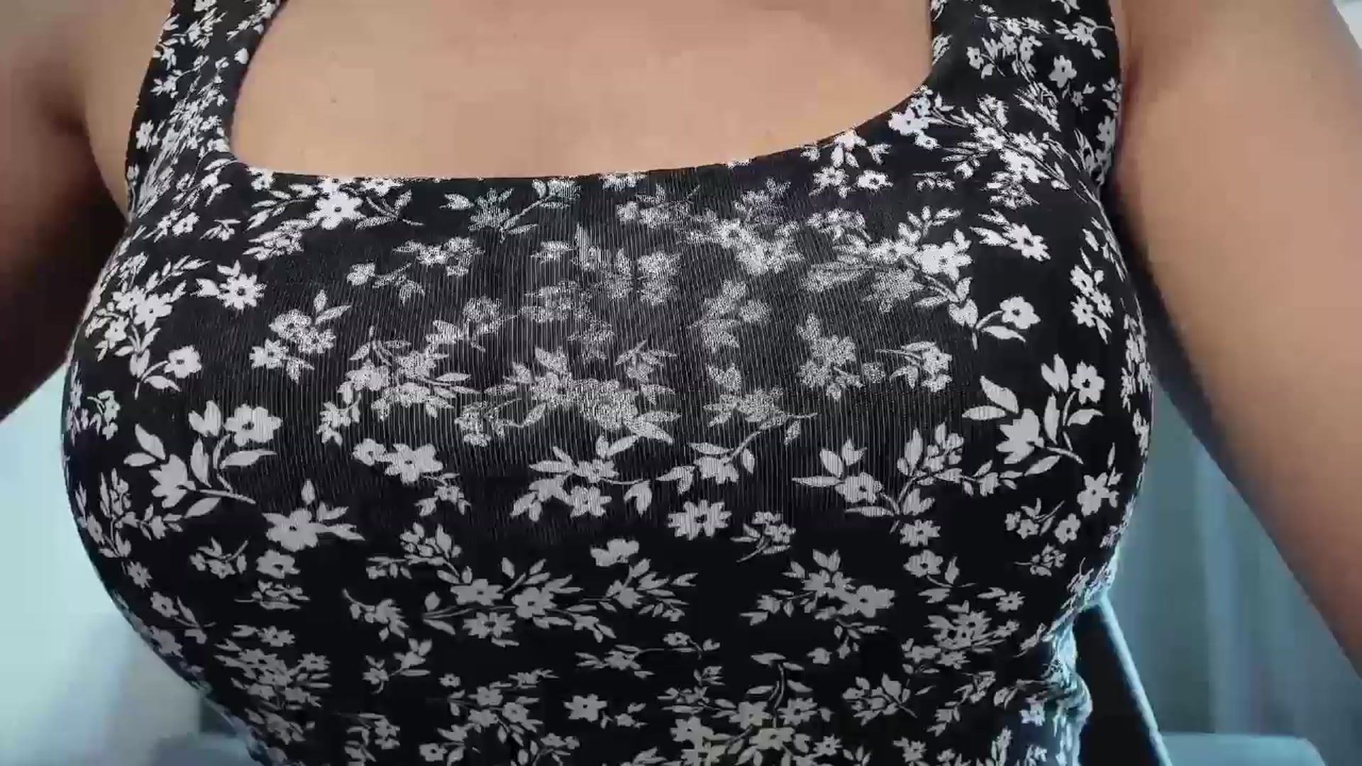 Gallery image thumbnail from Amber_Fry's myfreecams stream on, 04/17/2025, 14:27 image 13 of 20