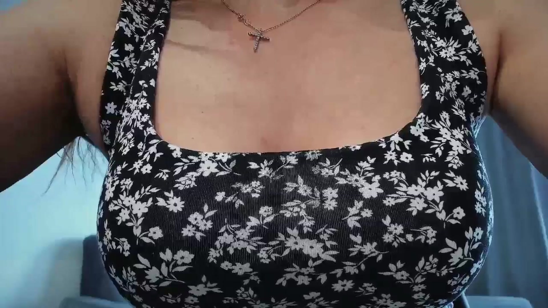 Gallery image thumbnail from Amber_Fry's myfreecams stream on, 04/17/2025, 14:27 image 16 of 20