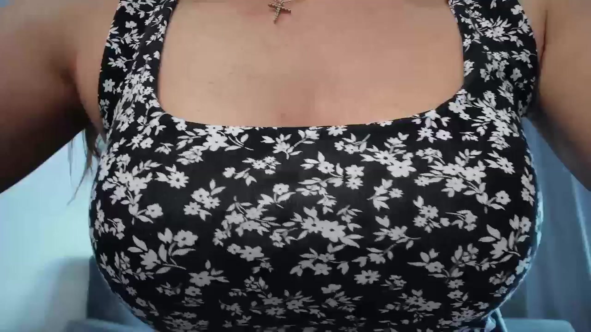 Gallery image thumbnail from Amber_Fry's myfreecams stream on, 04/17/2025, 14:27 image 14 of 20