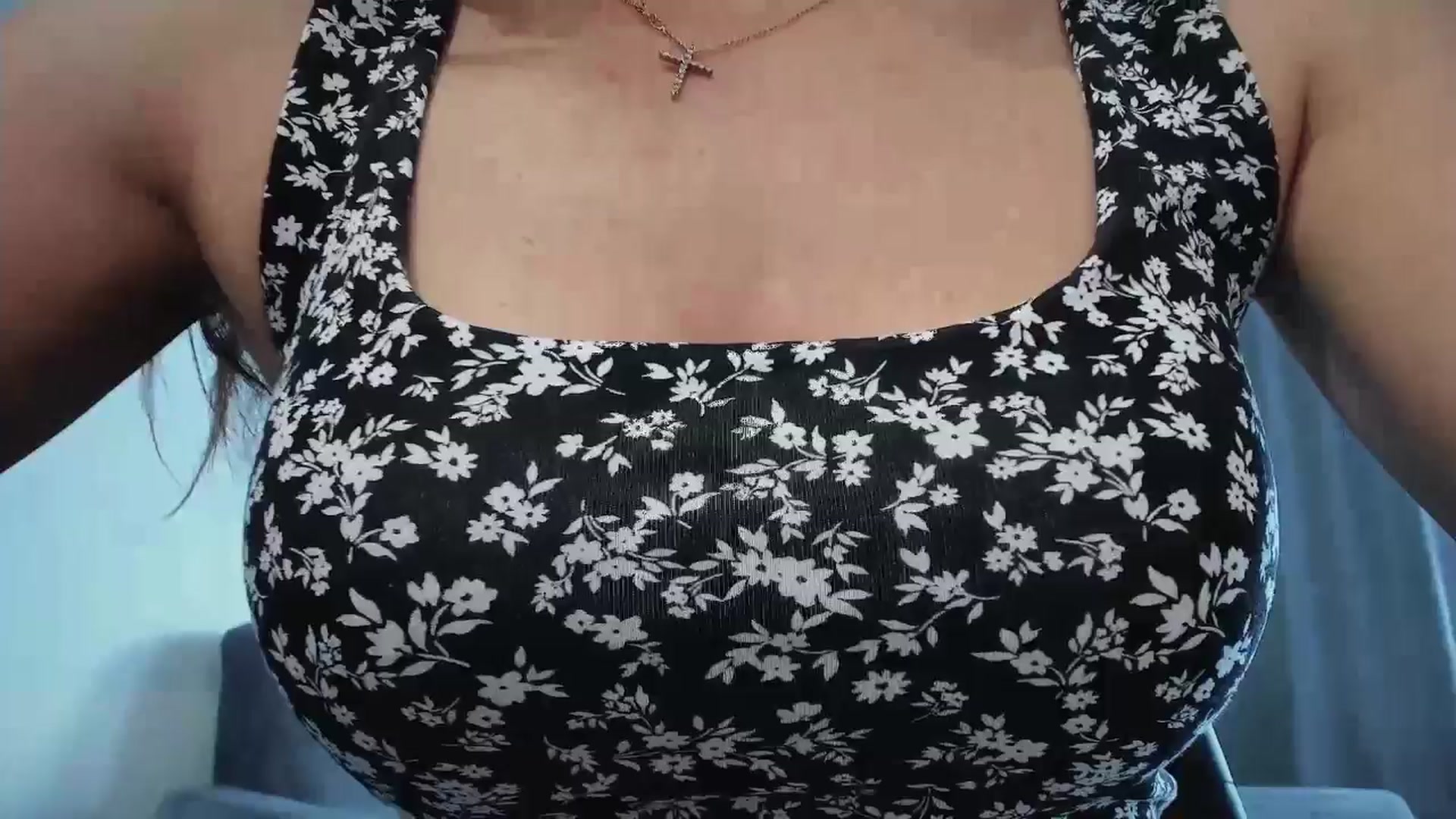 Gallery image thumbnail from Amber_Fry's myfreecams stream on, 04/17/2025, 14:27 image 15 of 20