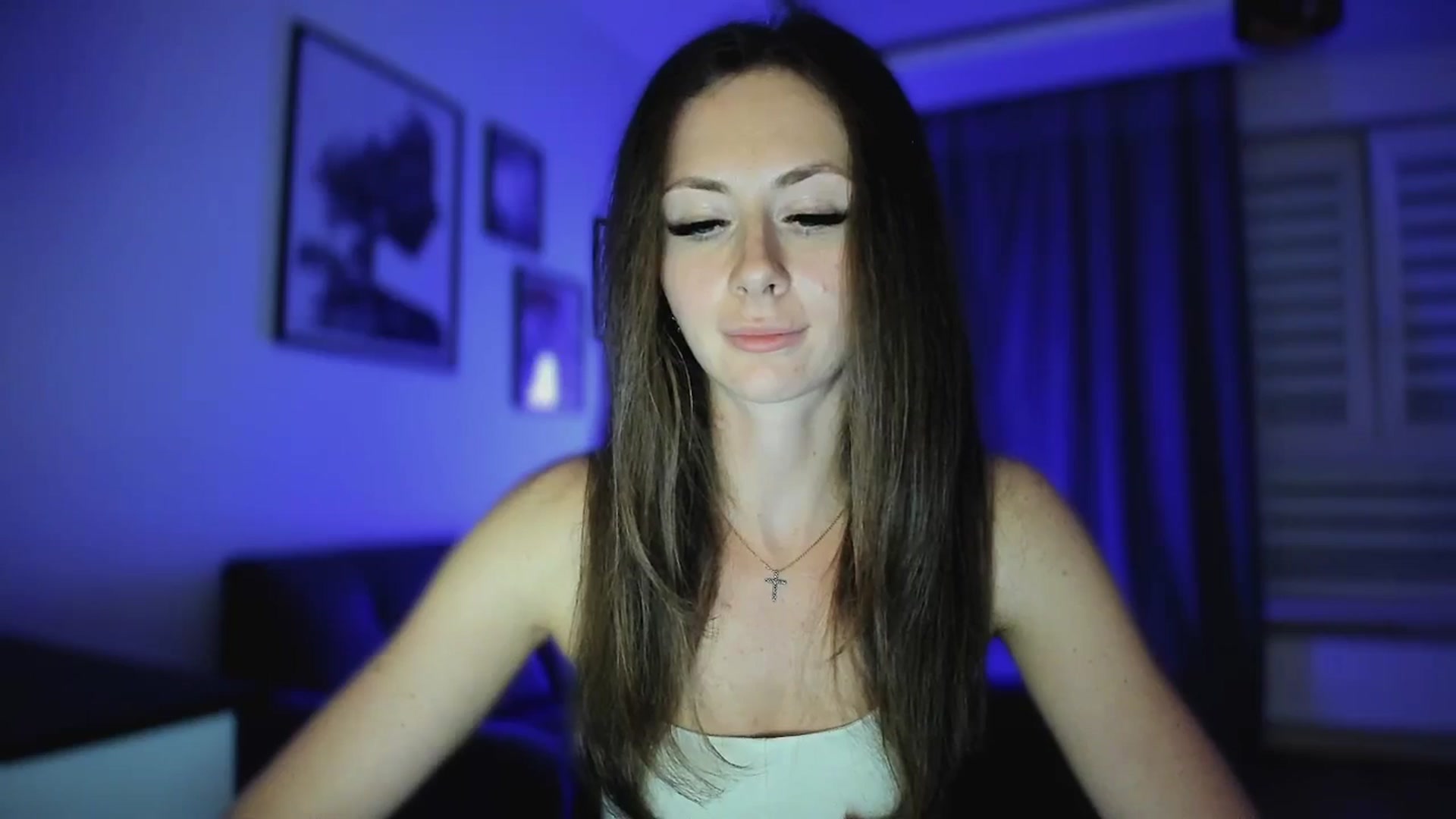 Gallery image thumbnail from Amber_Fry's myfreecams stream on, 04/18/2025, 20:58 image 6 of 20