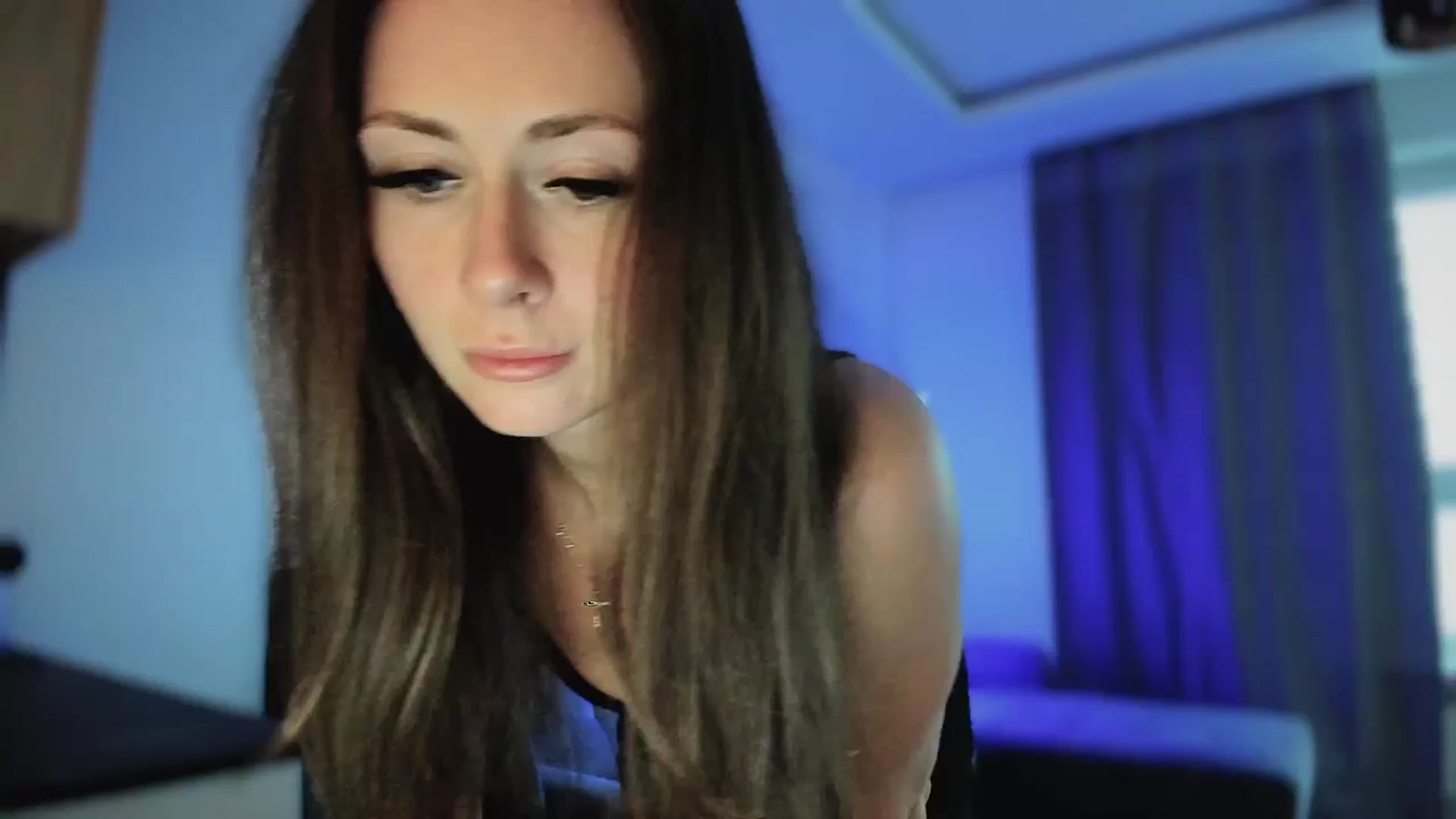 Gallery image thumbnail from Amber_Fry's myfreecams stream on, 04/21/2025, 17:38 image 6 of 20