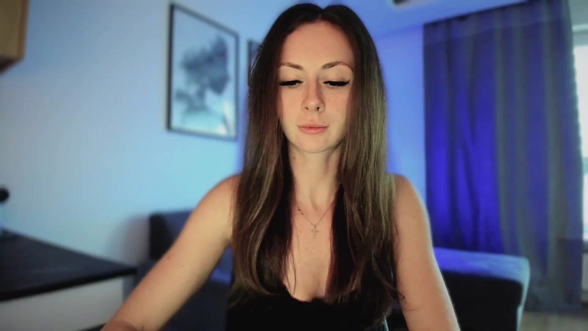 Gallery image thumbnail from Amber_Fry's myfreecams stream on, 04/21/2025, 17:38 image 3 of 20